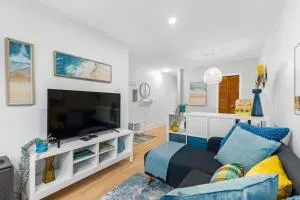 Charming 1 BR Apartment cozy and fully equipped - Rivière-des-Prairies