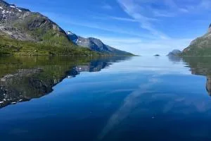 Frozen Arctic Waterfall Appartment - Grøtfjord