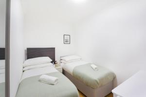 Studio9 Rooms - Next to Emirates Stadium - Budget Rooms with Shared Bathroom