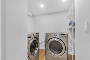 2 bedroom Cozy Secondary suite