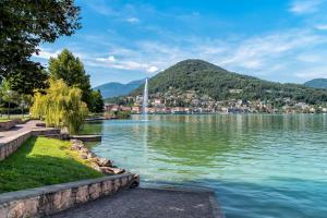 Queen Lake View - Happy Rentals