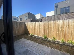 30 Minutes to Airport-3BR-Unfurnished-LUGarage-29G