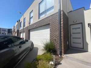 30 Minutes to Airport-3BR-Unfurnished-LUGarage-29G