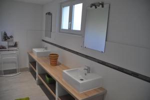 Maisons de vacances Domaine des Lauriers 20 couchages : photos des chambres