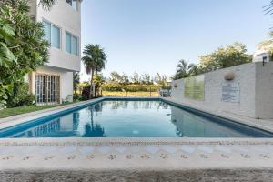 Lagoonfront Apartment in Hotel Zone