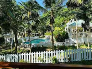 Blue Paradise House Lawson Rock - Punta Pimienta