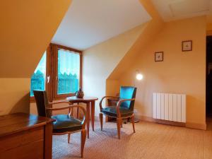 Maisons de vacances Maison Nature avec Salle de Jeux, Jardin Clos, et Wi-Fi a Dampierre-sous-Brou - FR-1-581-19 : photos des chambres
