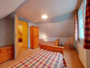 Maisons de vacances Maison Nature avec Salle de Jeux, Jardin Clos, et Wi-Fi a Dampierre-sous-Brou - FR-1-581-19 : photos des chambres