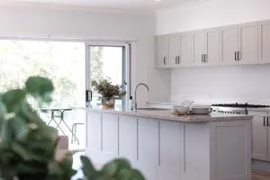 The White Pearl - Milton