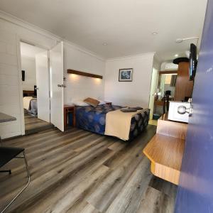 Byer Fountain Motor Inn