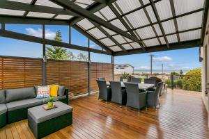 108 Morrison - Beach Views - No Linen Included