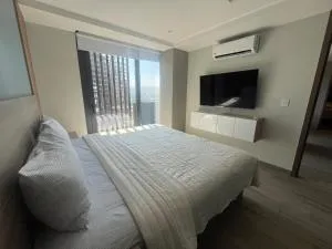 Luzia - Península - Otay Mesa