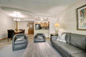 MP504 MP506H Mountain Plaza 2BR 3BA condo