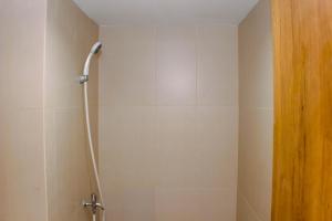 Comfy Studio Apartment at Gateway Park LRT City Jatibening By Travelio