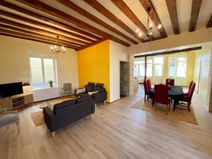 Maisons de vacances Gite tout confort avec garage et WIFI a Preuilly-sur-Claise - FR-1-381-596 : photos des chambres