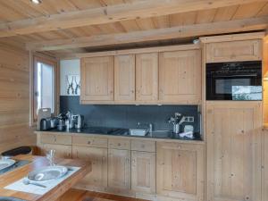 Appartement Méribel - 3 chambres, parking, WiFi inclus - FR-1-565-115