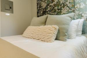 Centrally Located Memphis Tiny Home Queen Bed REAR