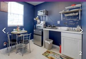 C&M Lodging Cozy Tiny Villa with Kitchenette Peaceful Getaway