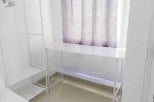 Restful and Comfortable Studio Serpong Garden Apartment By Travelio