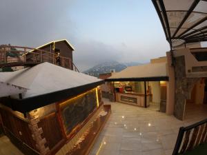 فندق إيوان جارة القمر للخدمات الفندقية