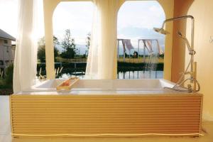 นานาก๋างโต้ง คาเฟ่&Glamping