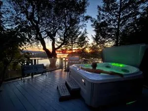 Sterling Cove - Сук