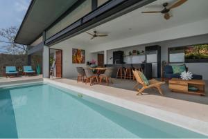Villa Moana Panoramic Sunrise Ocean View 3BR Samui
