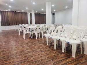 HearthStone Suite & Cafe