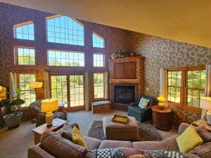 Chanticleer Cabins - Two Rivers