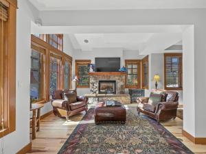 Creek Townhome 164D New Listing!