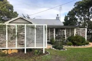 Redruth,original 1940 Falmouth shack - Scamander