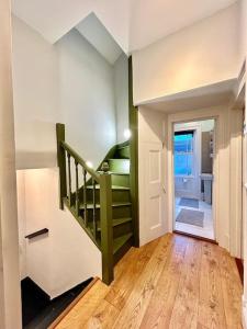 3BR flat, Free parking,Sleeps 6, 4 stope to Central London