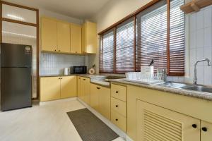 AIRI Home, 3BR in old town Chiangmai near Thapae walking street by Beginning with