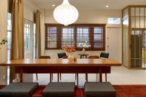 AIRI Home, 3BR in old town Chiangmai near Thapae walking street by Beginning with