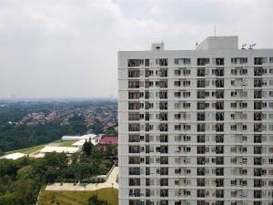 Cozy Studio at Cinere Bellevue Suites Apartment By Travelio