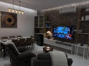 منزل الاحلام العائلي - ‘Aţf