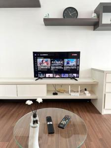Silksky Cozy Studio -1BR 3pax - Near The MINES, UTAR, UPM, Serdang, Cheras Selatan - Free Parking, Netflixm high Speed WIFI