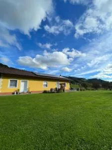 Ferienhaus mit Terrasse und viel Ruhe - Ober-Gossen