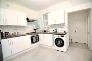 London Serviced Accommodation near Tottenham Hotspurs Football Stadium Great for Contractors