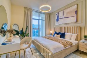 Manzil - 2BHK Apt in Business Bay with Iconic Burj Khalifa and Dubai Canal Views