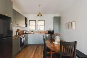 Modern 3-Bed Coastal Escape - Howth