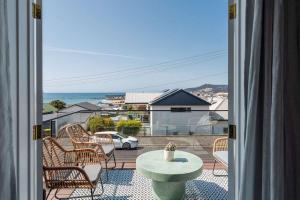 Modern 3-Bed Coastal Escape