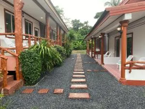 Arya Bungalow - Phra Ae beach