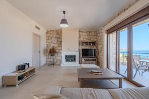 Petrina 3 villa by the sea