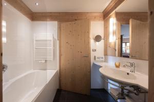 Post Alpina - Family Mountain Chalets