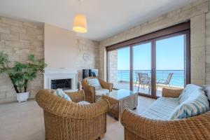 Petrina 4 villa by the sea