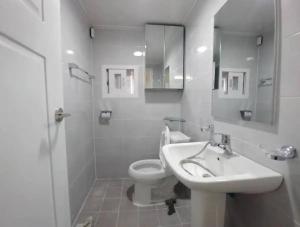 철길공원 옆, White Linen House