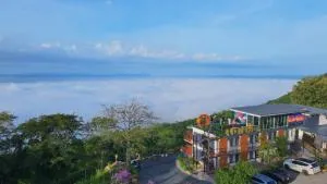 The Cloud View วิวเหนือเมฆแคมป์ ที่พักวิวสวยเขายายเที่ยง - Ban Khanan Chit