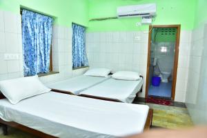 Sri Tirumalaa Hotel