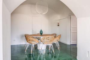 Villa La Luce 5 Bedrooms in the Town Center by Feeling Italy